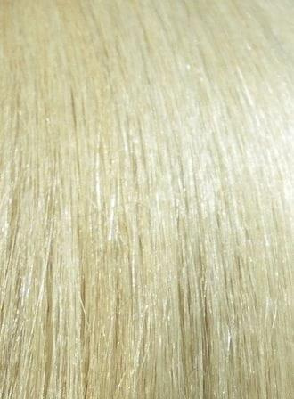 KOLOR #613 to klasyczny platynowy blond,najjaśniejszy z dostępnych o delikatnym złotym pobłysku.Jeśli Twoje włosy są bardziej białe lub popielate wypłucz włosy płukanką fioletową.